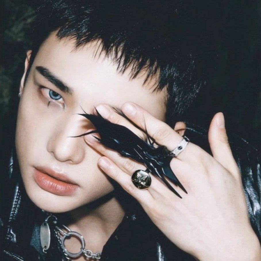 Latest photo of Hyunjin (Stray Kids)