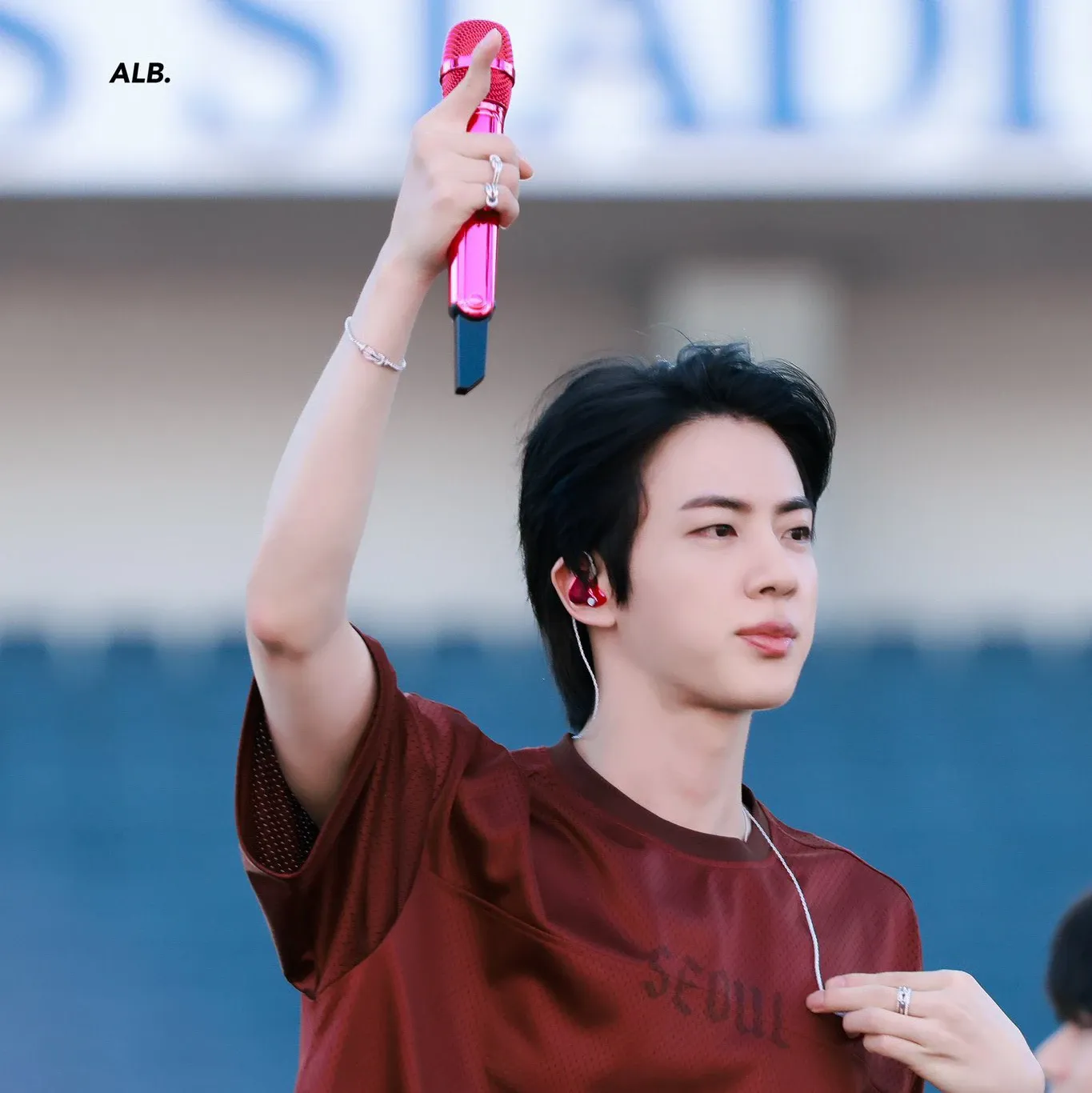 진 (방탄소년단)의 최신 사진