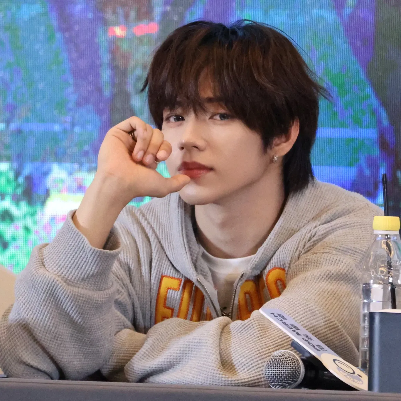 Behind-the-scenes cut of JL (AHOF)