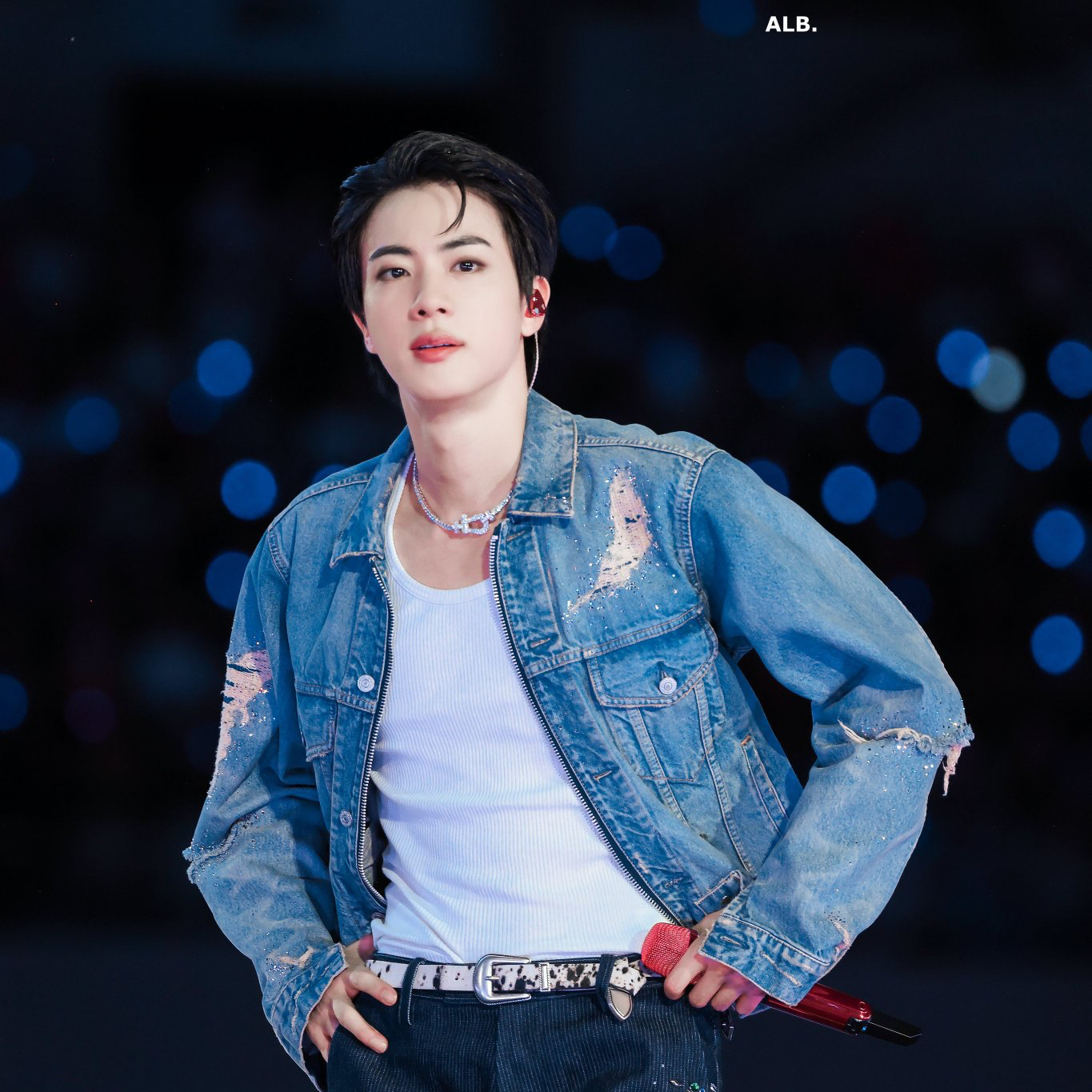 Foto aktivitas terbaru Jin (BTS)