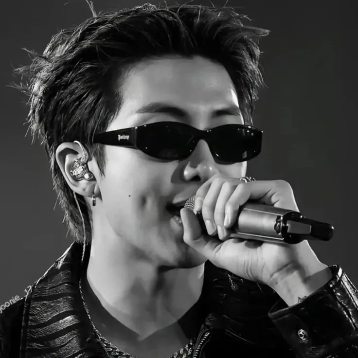 RM (BTS)の舞台裏ショット