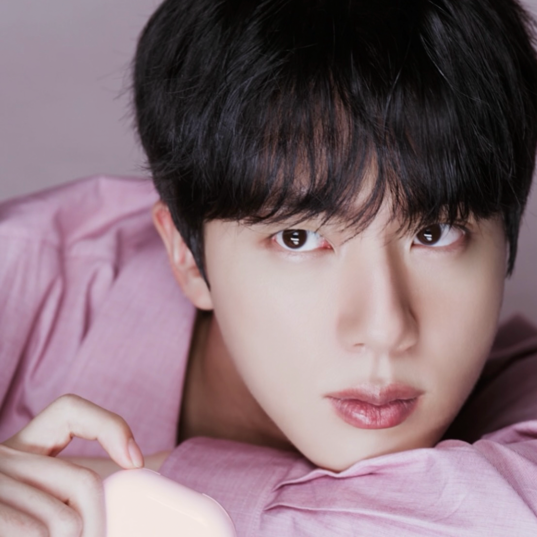 Behind-the-scenes cut of Jin (BTS)