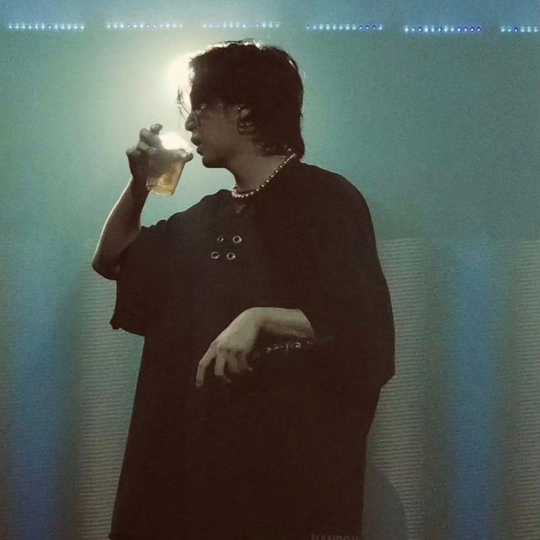 SUGA (BTS)の舞台裏ショット