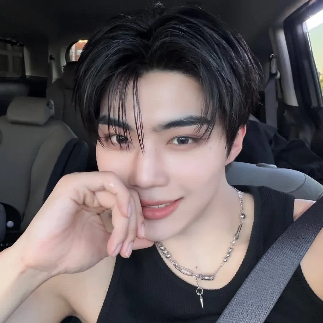 Recent activity shot of Park Gunwook (ZEROBASEONE)