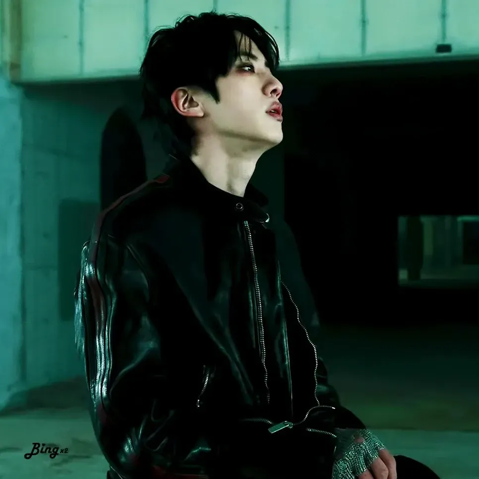 Behind-the-scenes cut of Jin (BTS)