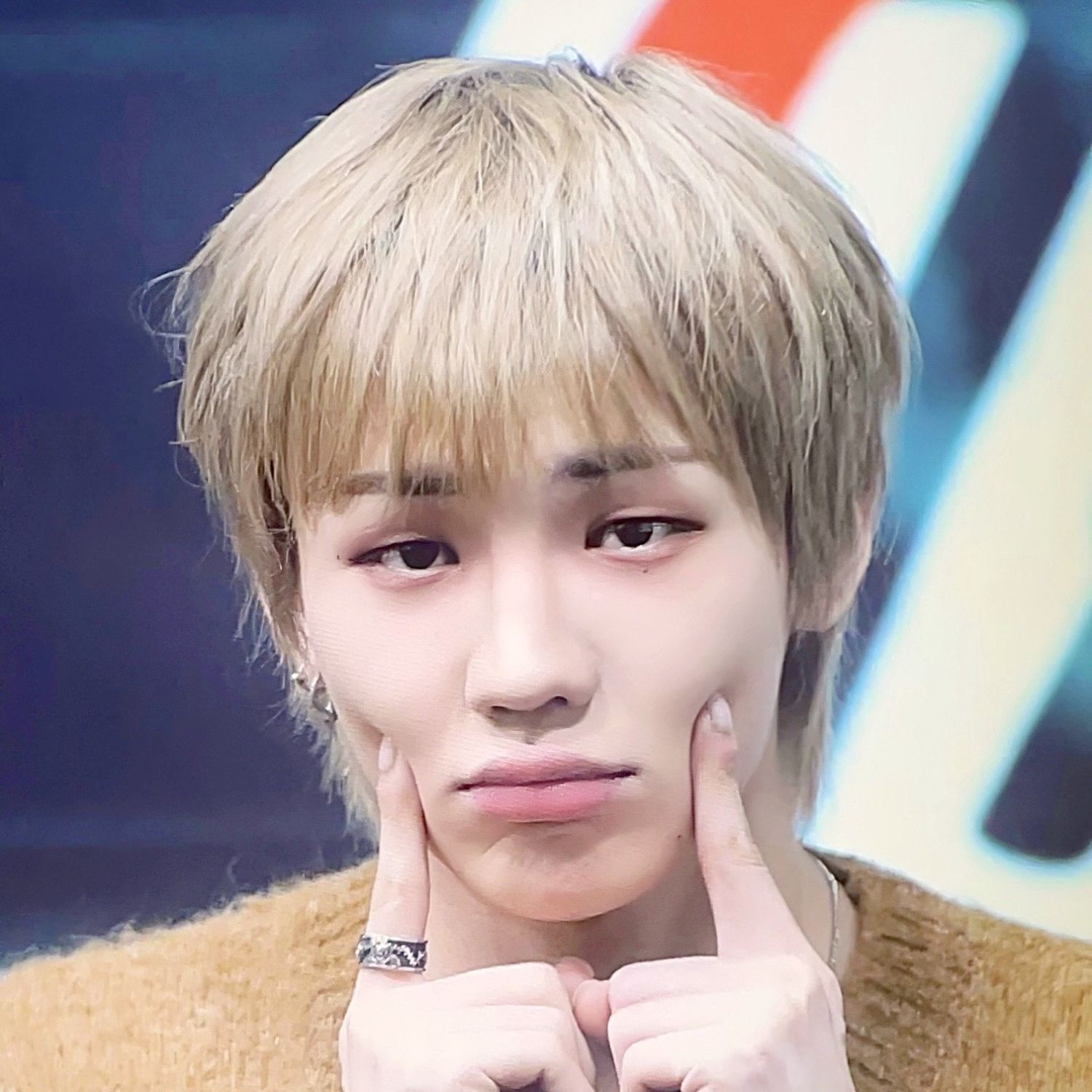 Behind-the-scenes cut of Junhyeok (TNX)