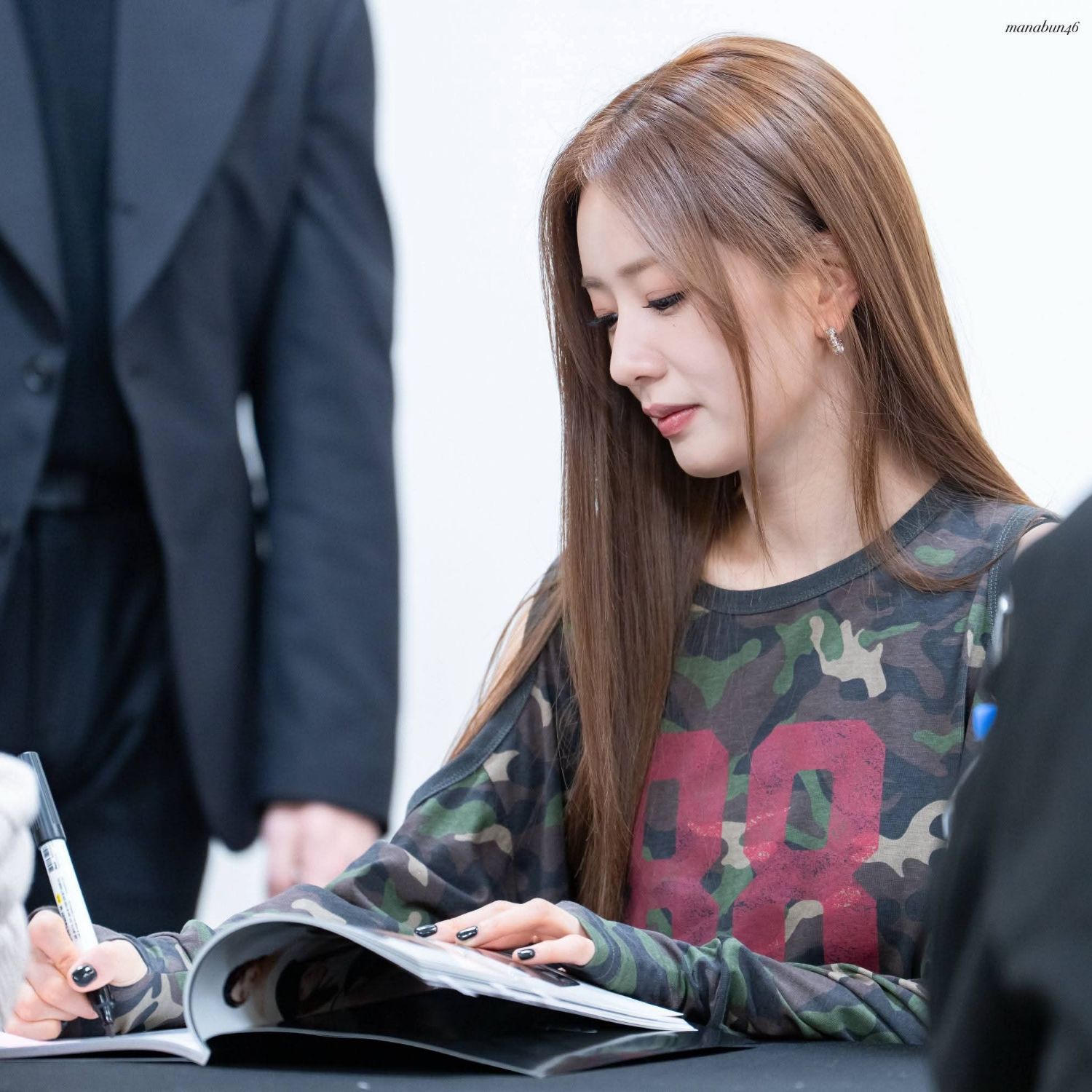 Behind-the-scenes cut of Yoon Bomi (Apink)