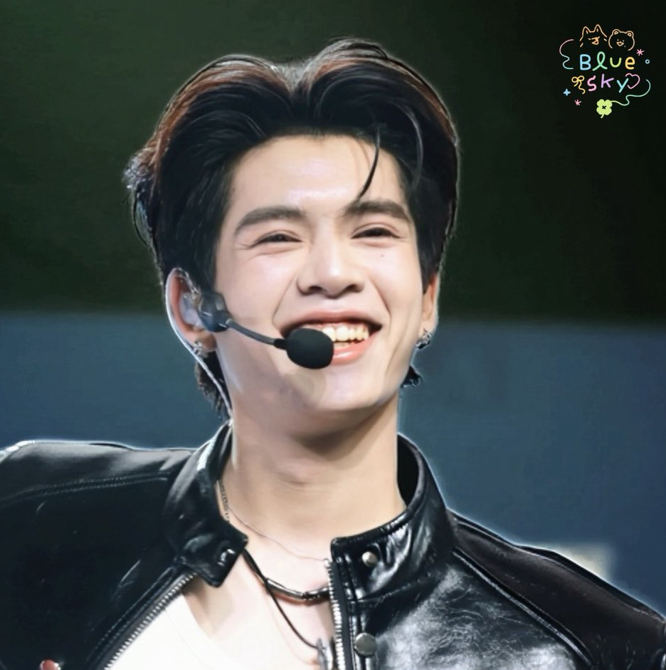 A moment captured by DORN (NexT1DE)'s fan