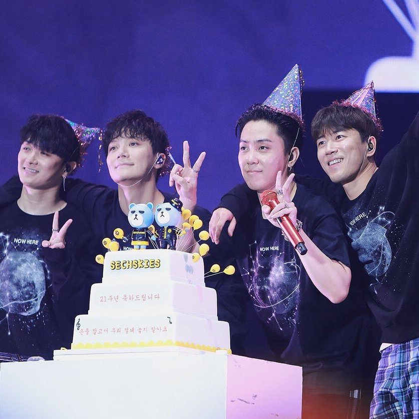 Latest photo of SECHSKIES