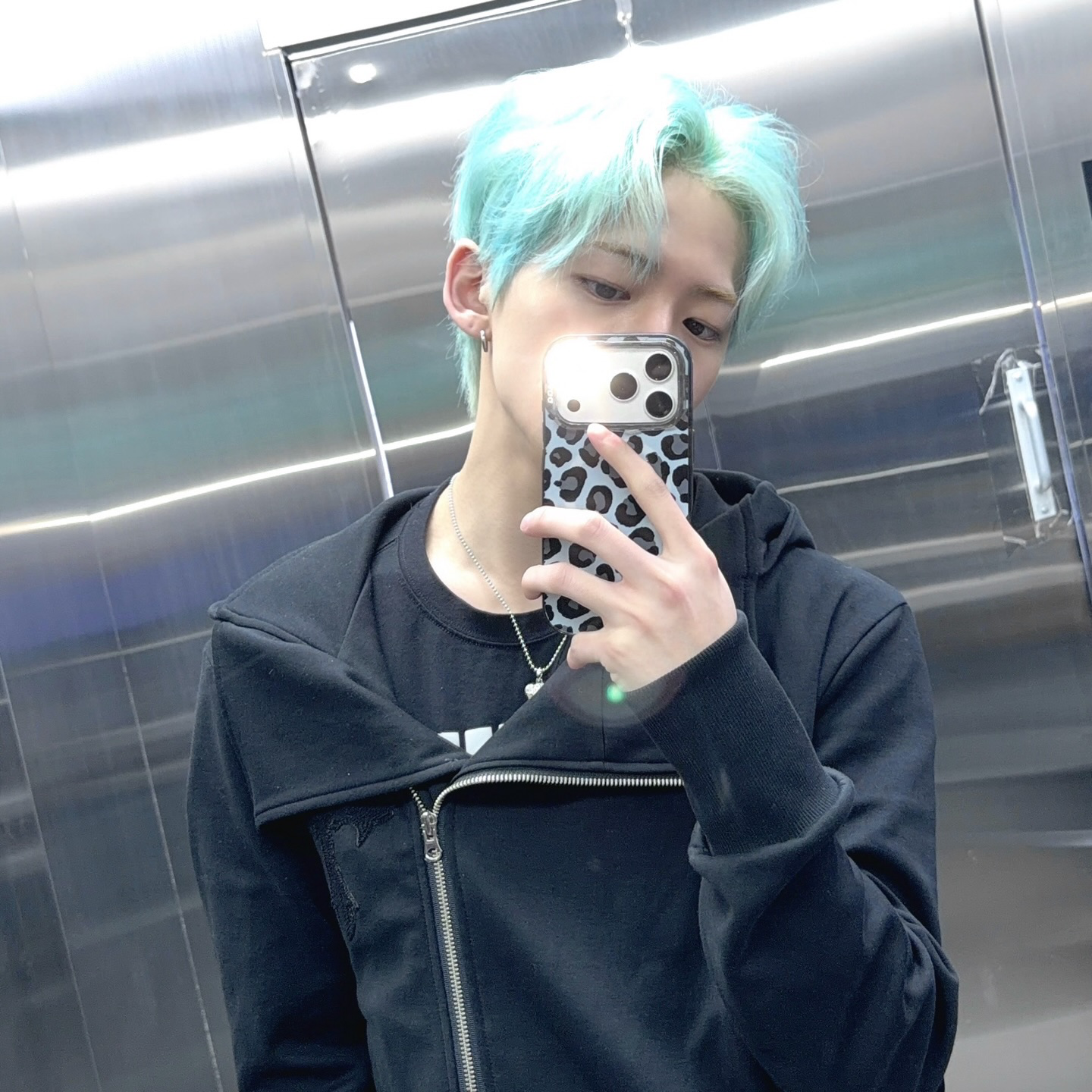 Recent activity shot of Minjae (Xikers)