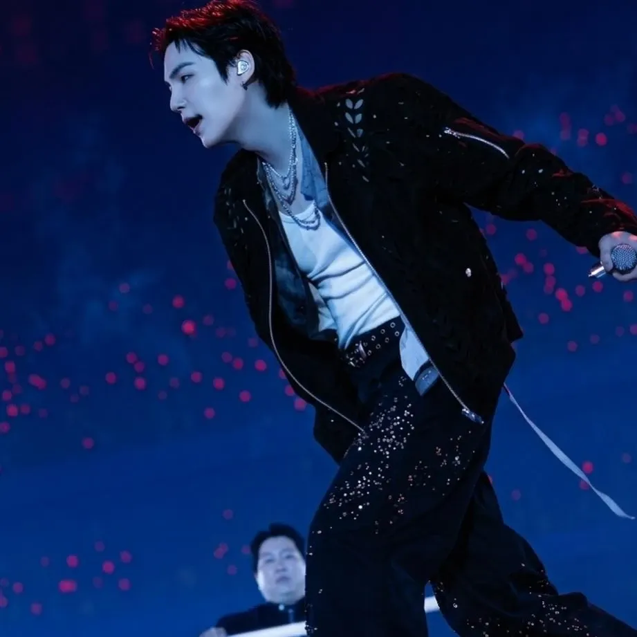 Behind-the-scenes cut of SUGA (BTS)