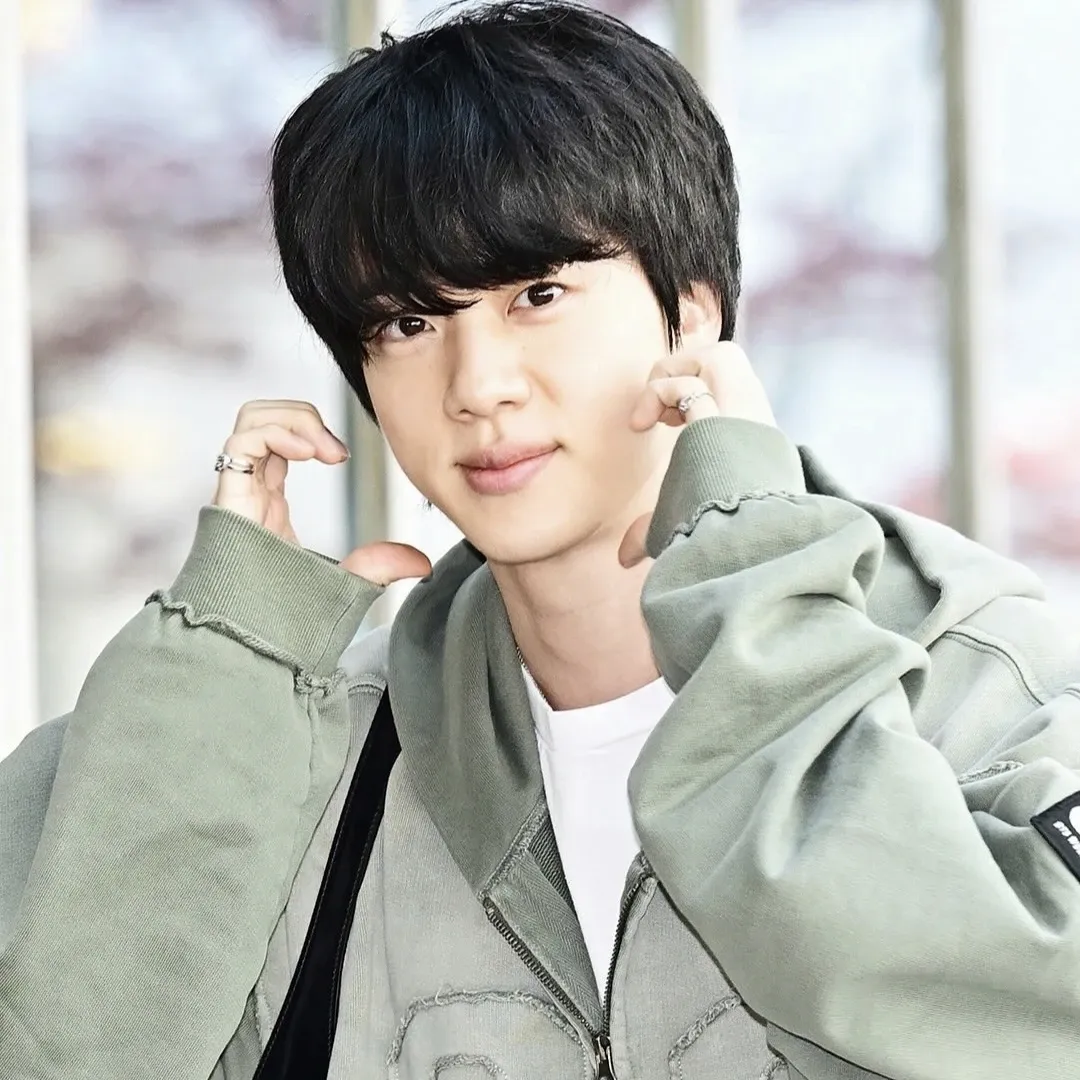 진 (방탄소년단)의 최신 사진