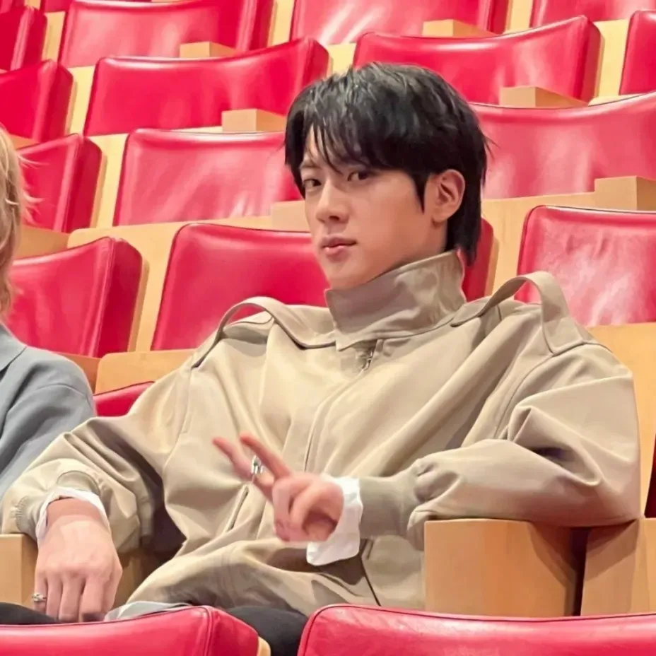 Potret di balik layar Jin (BTS)