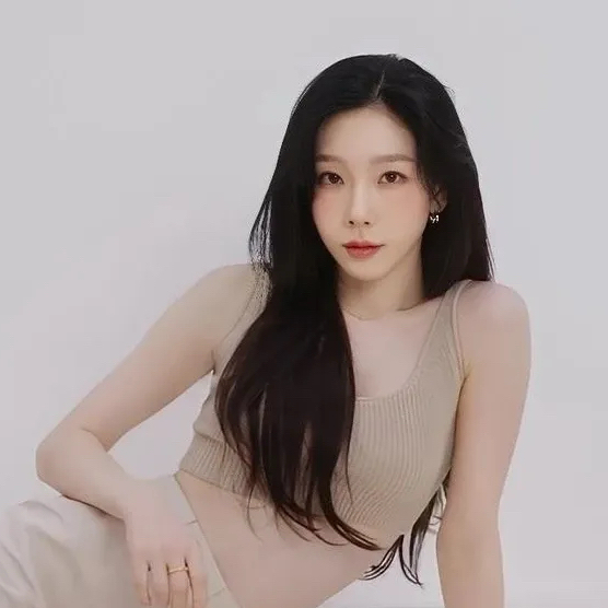 Foto terbaru Taeyeon (Girls' Generation)
