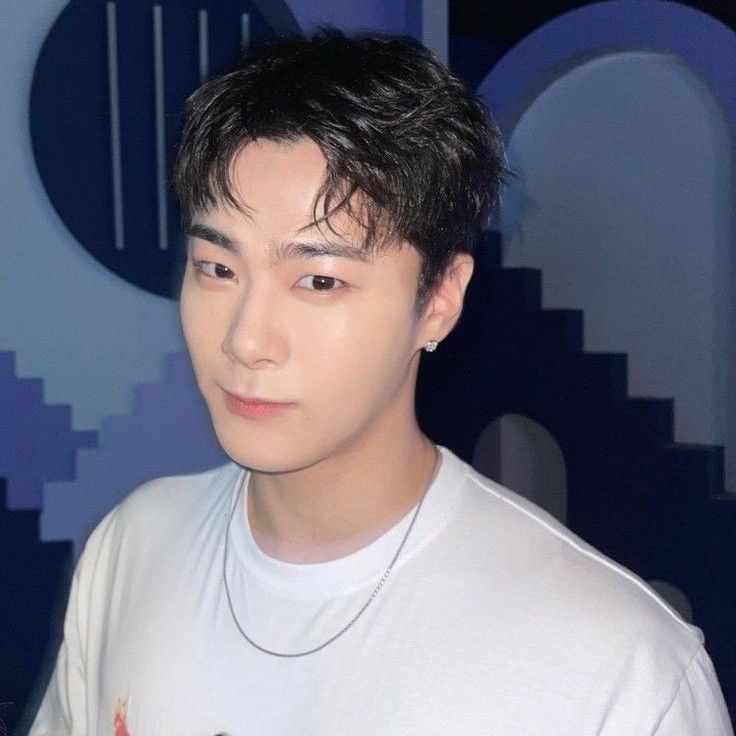 A moment captured by Moonbin (ASTRO)'s fan