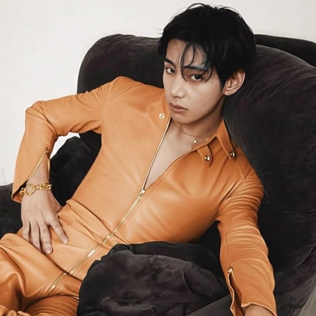 뷔 (방탄소년단)의 최신 사진