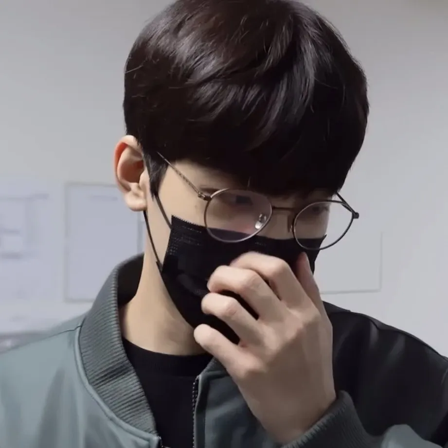 원우 (세븐틴) 최근 활동샷