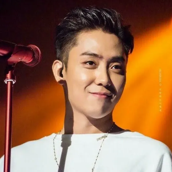 A moment captured by Eun Jiwon (SECHSKIES)'s fan