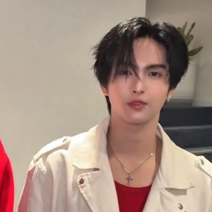 Behind-the-scenes cut of Copper (BUS)