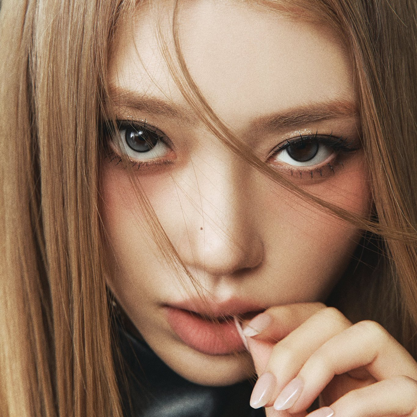 A moment captured by Xiao Ting (Kep1er)'s fan