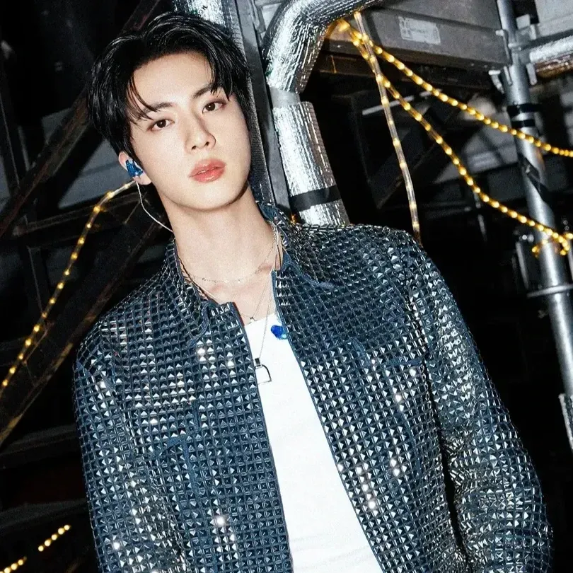 Latest photo of Jin (BTS)