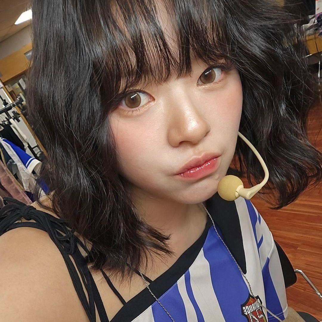 Behind-the-scenes cut of Jeongyeon (TWICE)