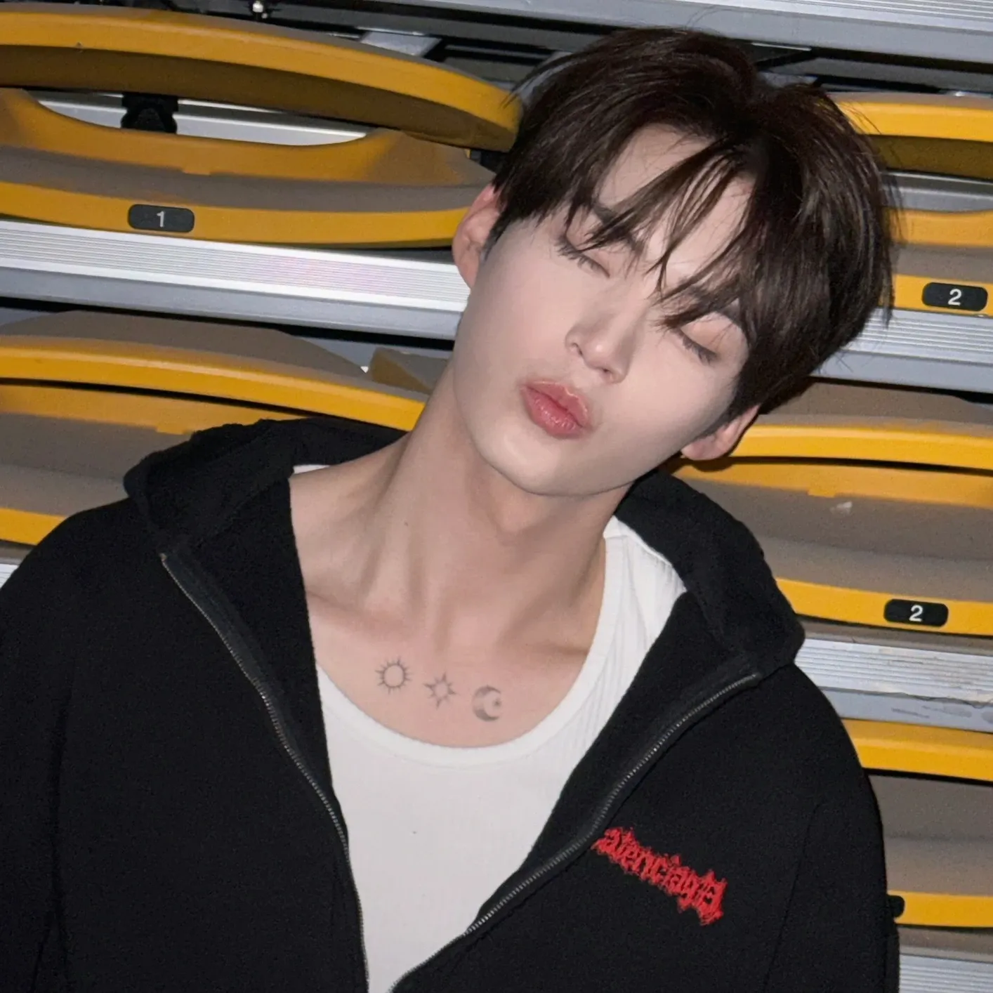 Behind-the-scenes cut of Sung Hanbin (ZEROBASEONE)