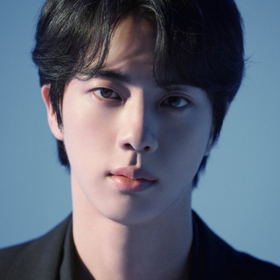 Behind-the-scenes cut of BTS