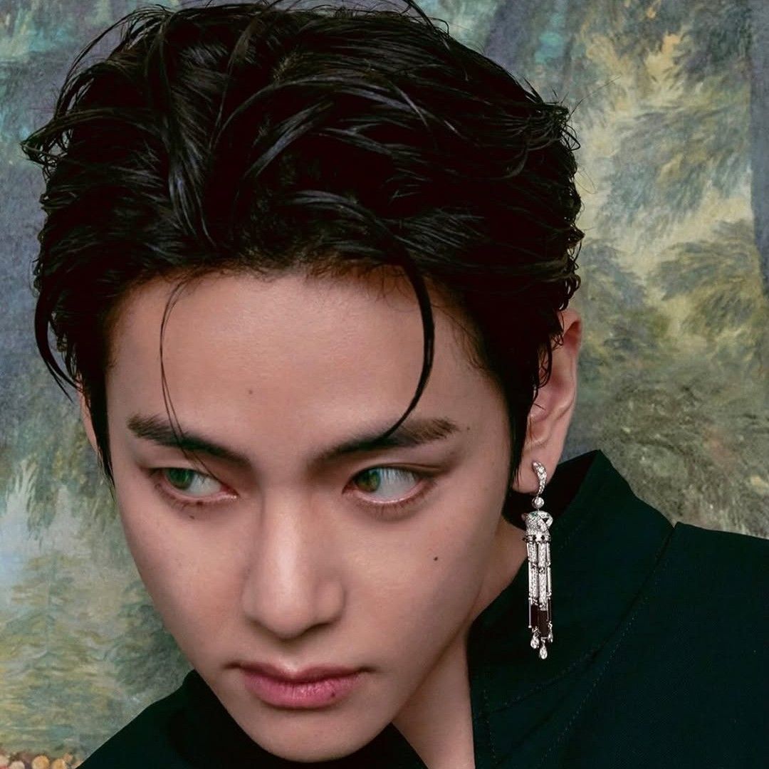 V (防弹少年团)的最新照片