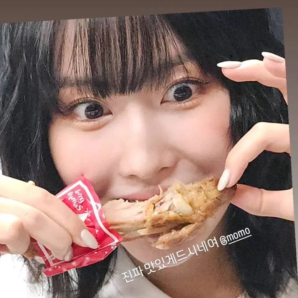 Momo (TWICE)粉丝拍下的瞬间