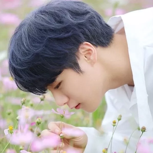 A moment captured by Moonbin (ASTRO)'s fan