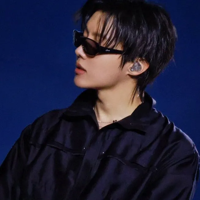 J-hope (防彈少年團)的最新活動照片