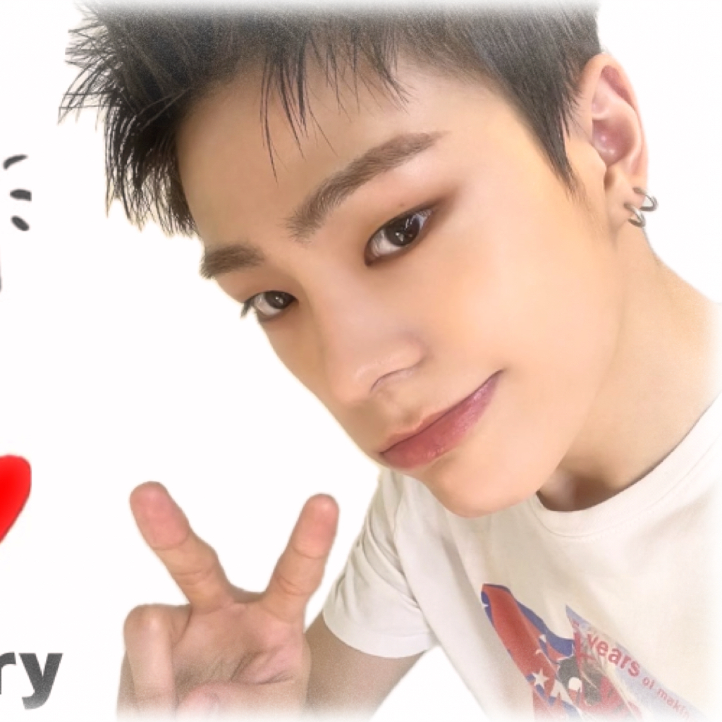 A moment captured by Kim Junmin (WHIB)'s fan