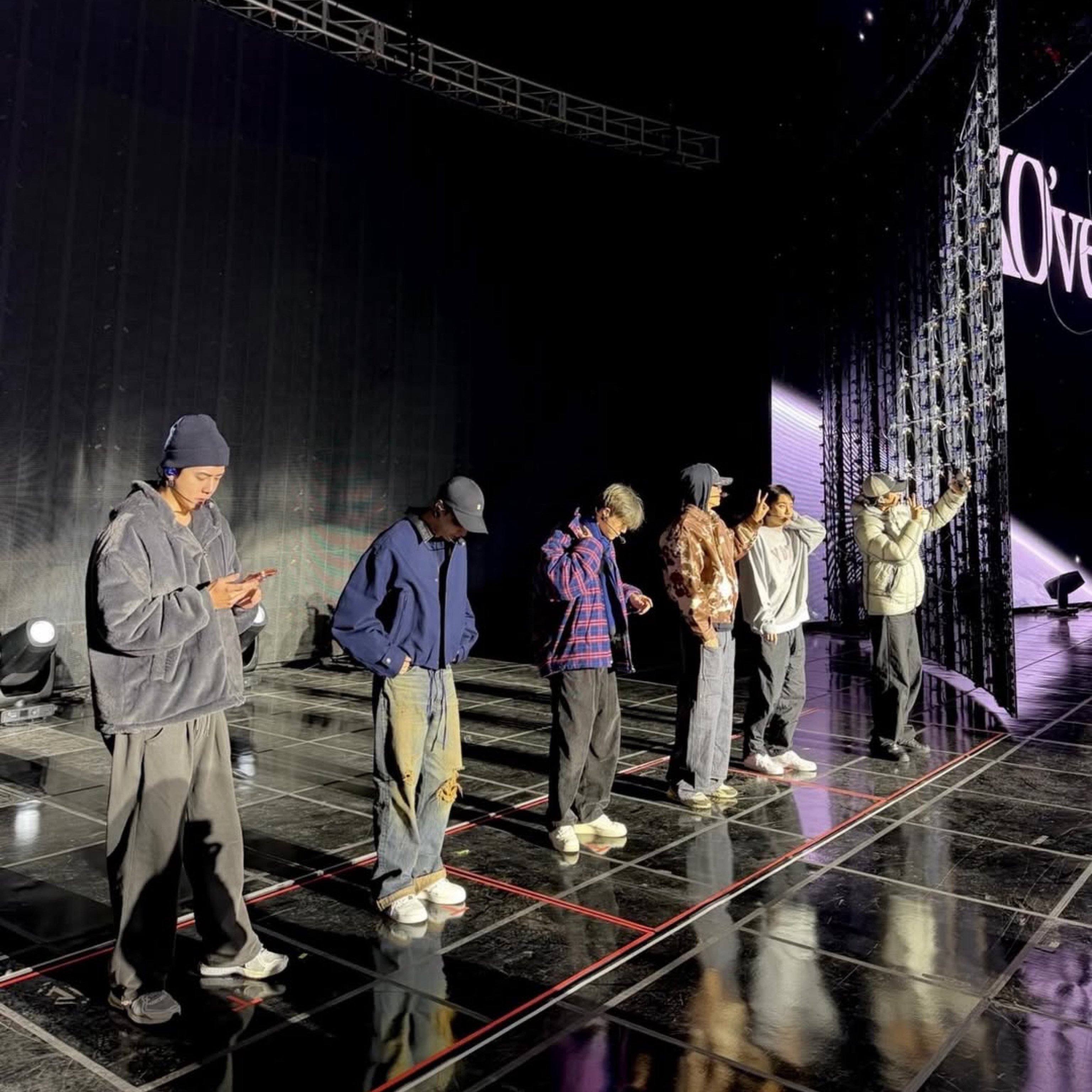 EXO의 비하인드 컷