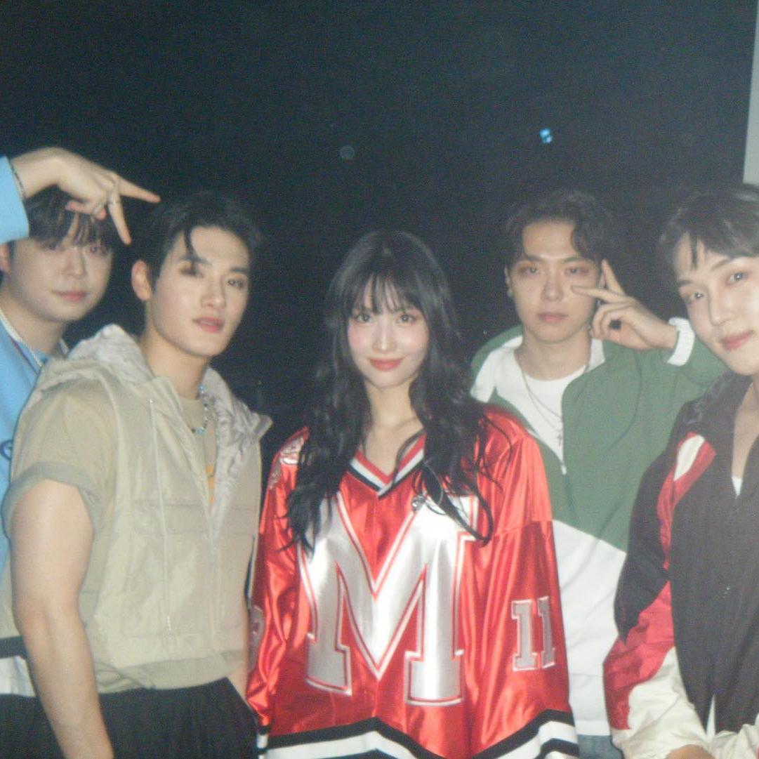 Momo (TWICE)的最新照片