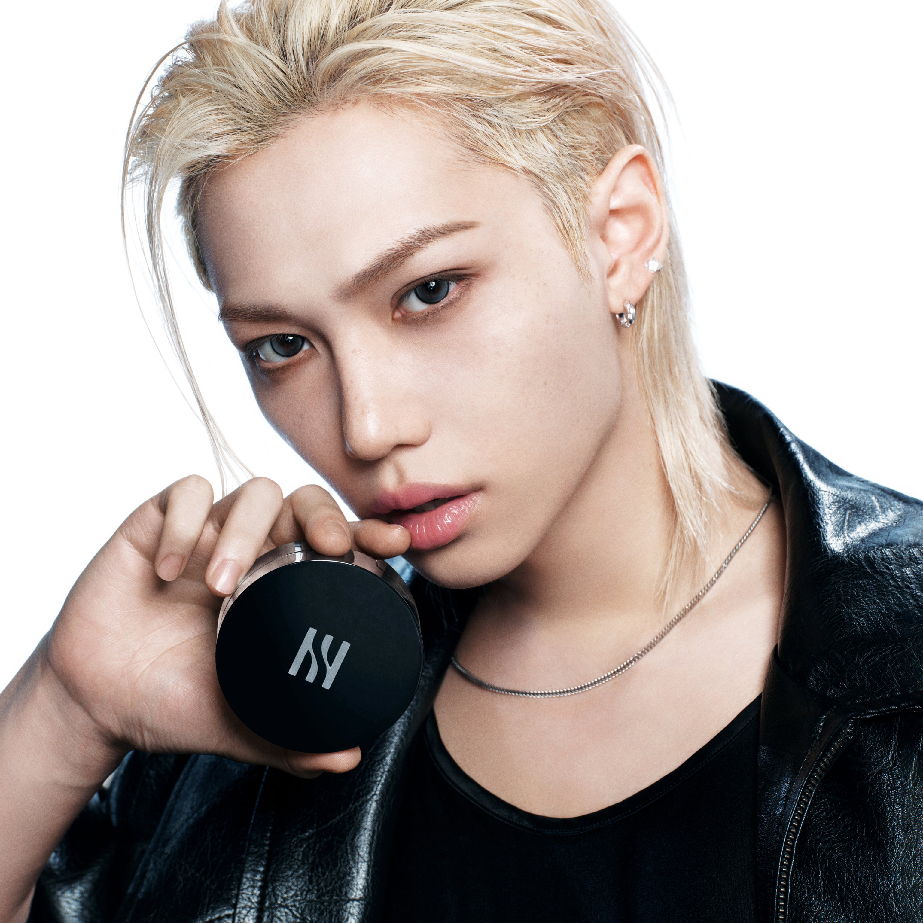 Recent activity shot of Felix (Stray Kids)