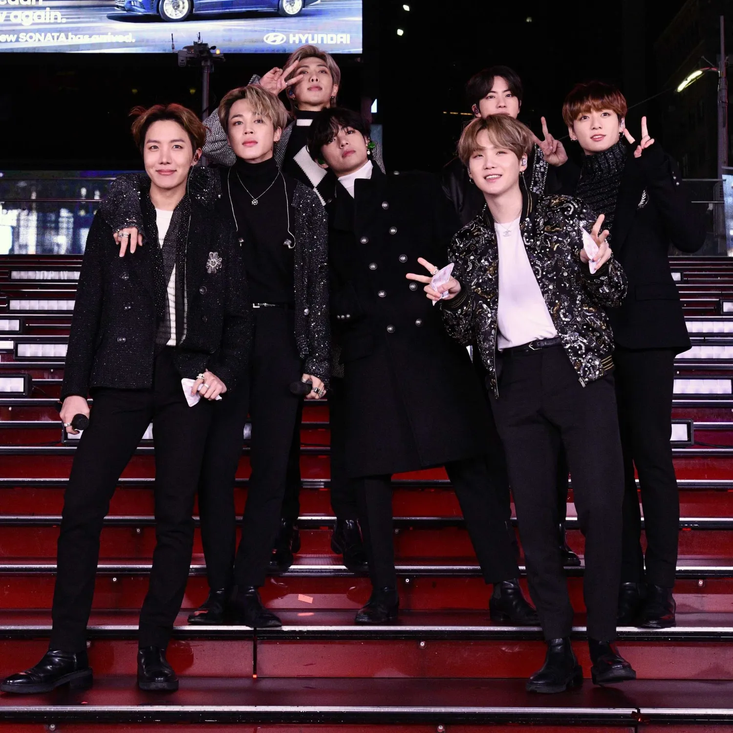 Behind-the-scenes cut of BTS