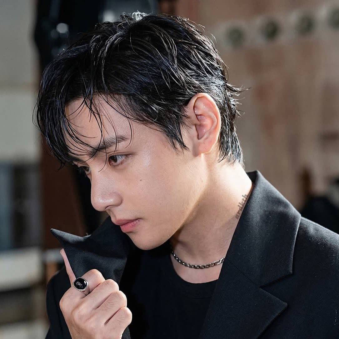뷔 (방탄소년단)의 비하인드 컷