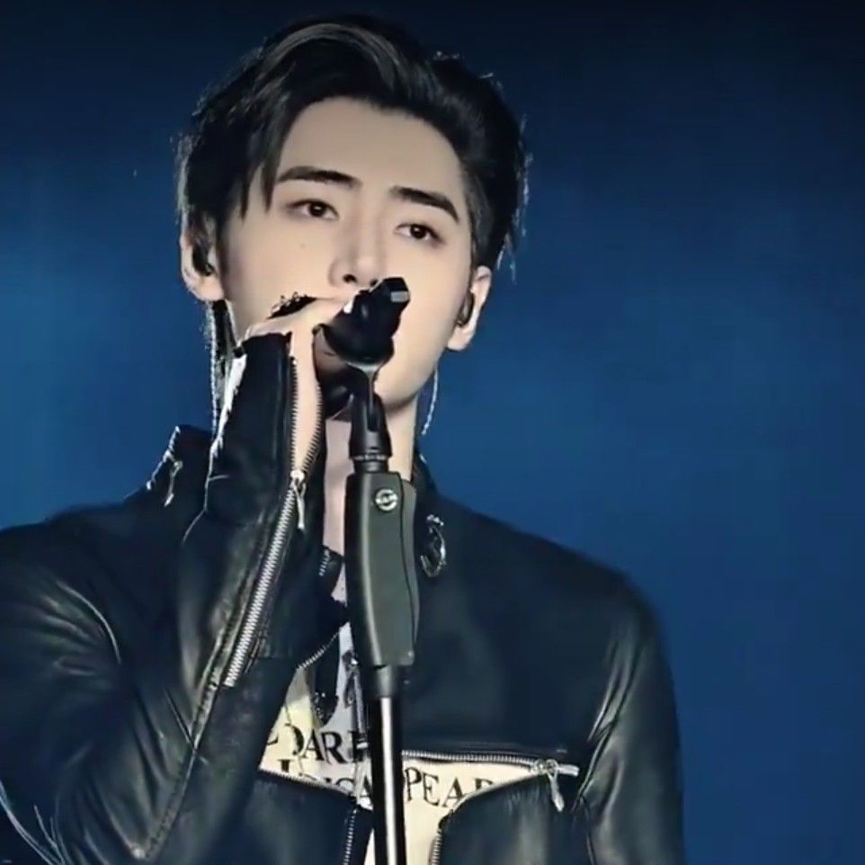 ソンフン (ENHYPEN)の最近の活動写真