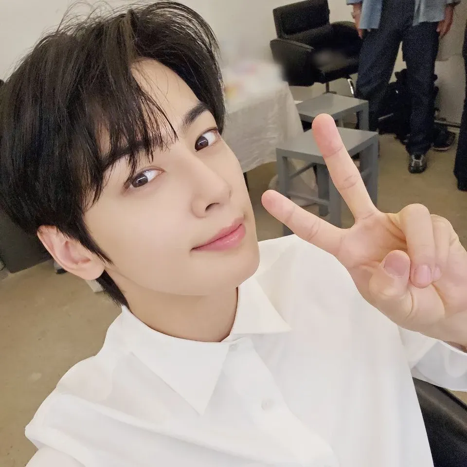 A moment captured by Eunwoo (ASTRO)'s fan