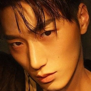 崔傘 (ATEEZ)的最新活動照片