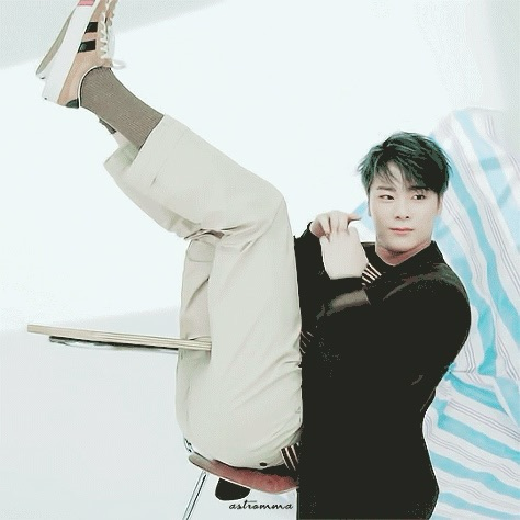 A moment captured by Moonbin (ASTRO)'s fan