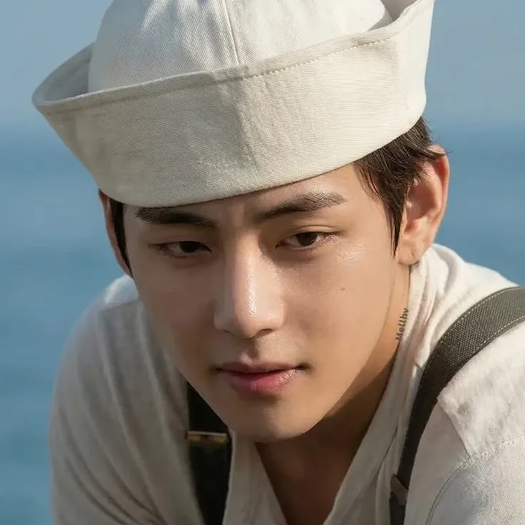 뷔 (방탄소년단)의 비하인드 컷