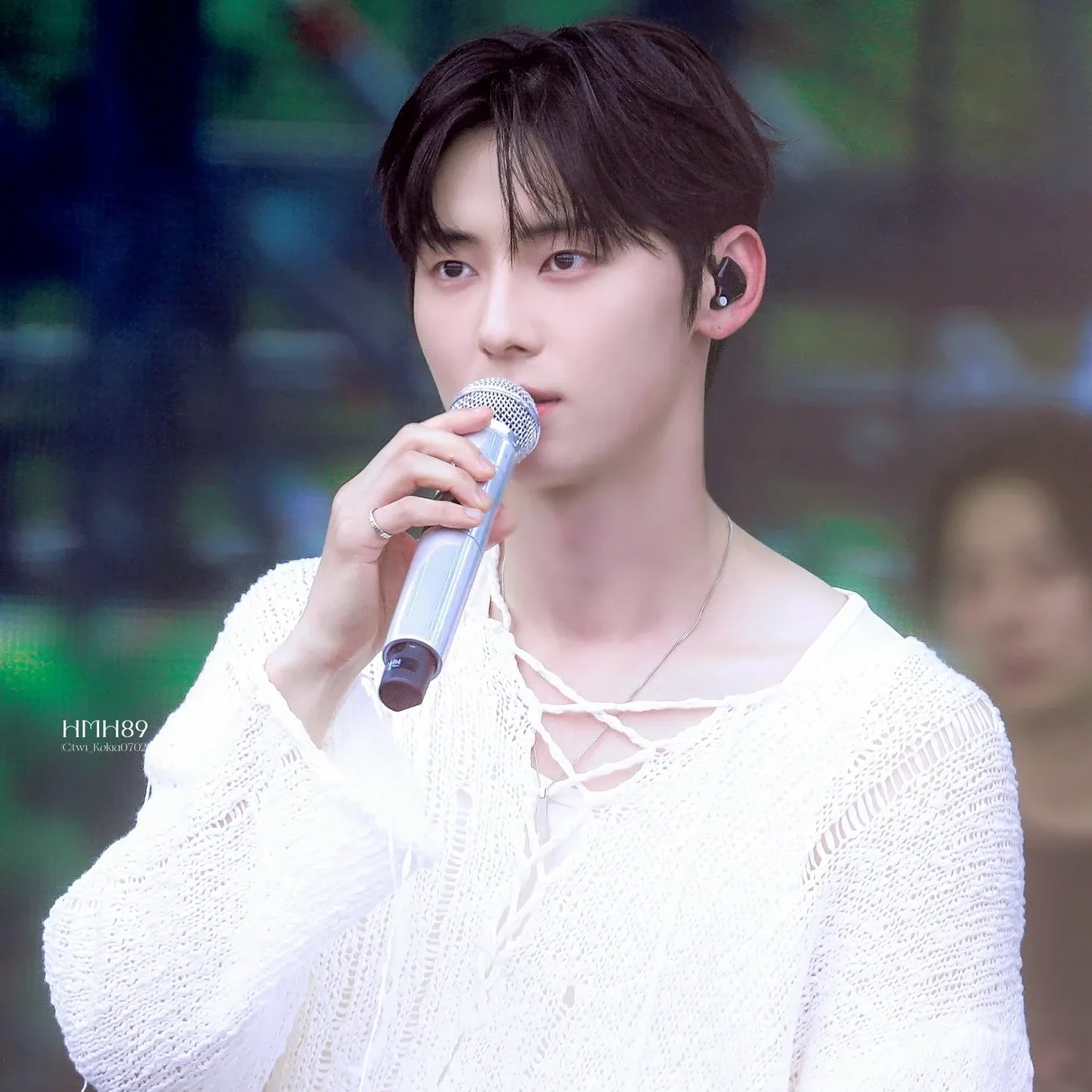 A moment captured by Hwang Minhyun's fan