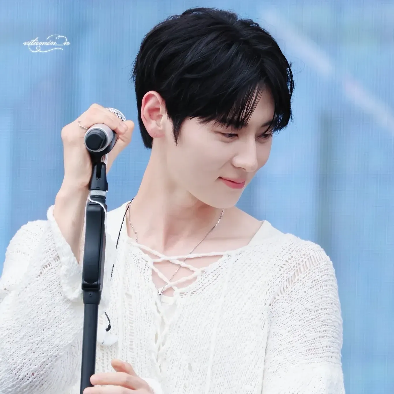 Foto aktivitas terbaru Hwang Minhyun