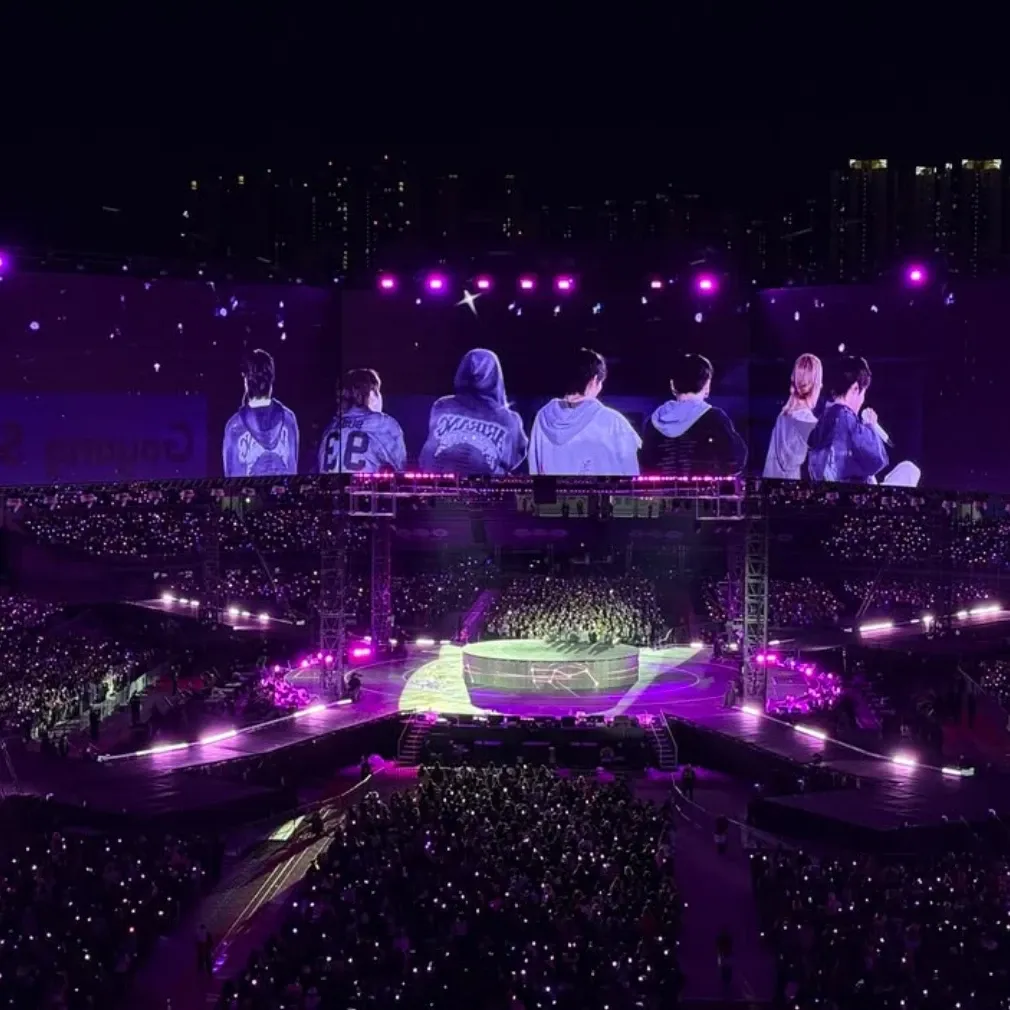 Foto aktivitas terbaru Jin (BTS)