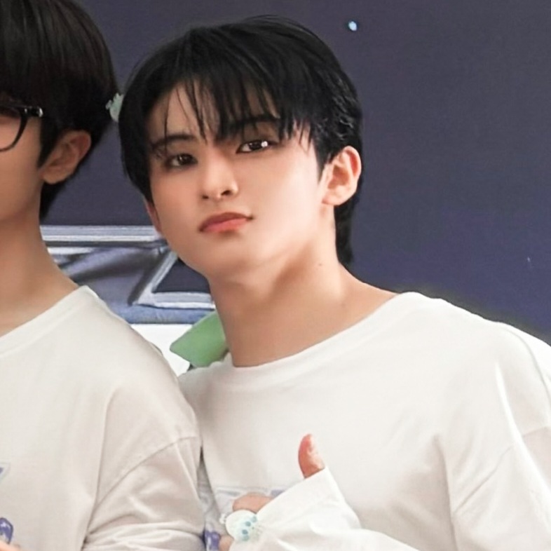 A moment captured by Mark (NCT 127, NCT DREAM)'s fan