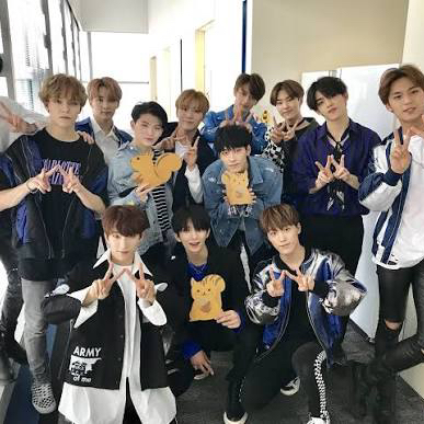 Momen yang diabadikan oleh penggemar SEVENTEEN