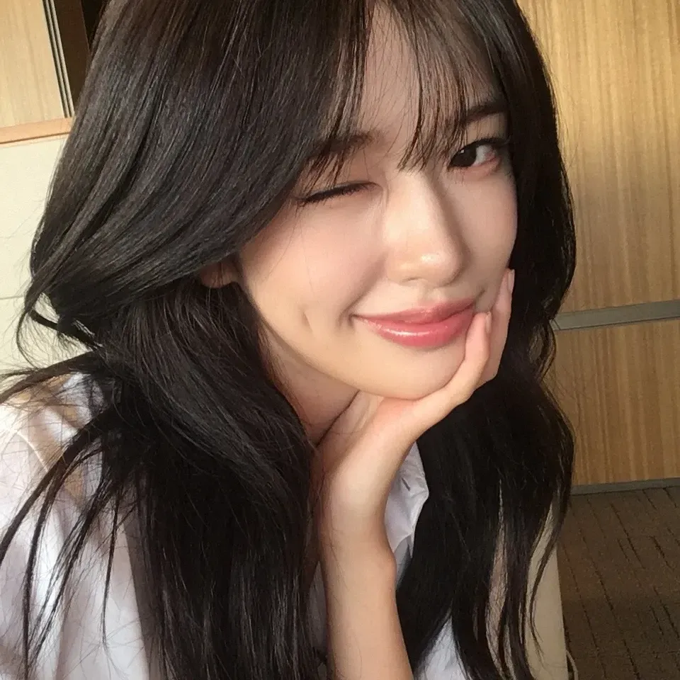 Latest photo of IVE