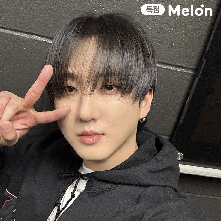 彰彬 (Stray Kids)的最新活动照片